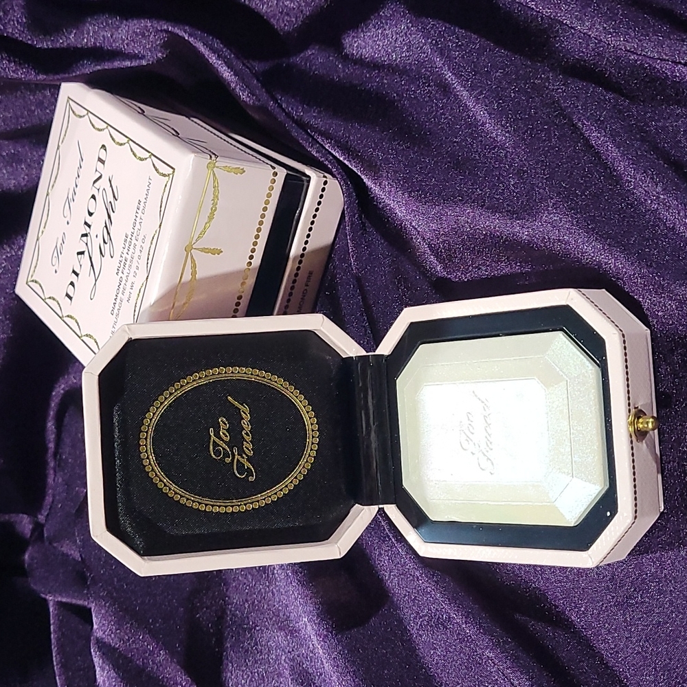 Too Faced Diamond Highlighter